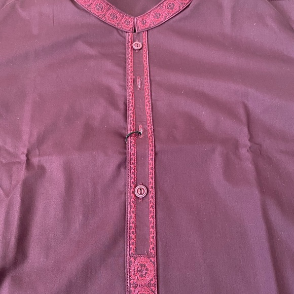 Maroon Shalwaar Kameez For Men - Picture 3 of 4